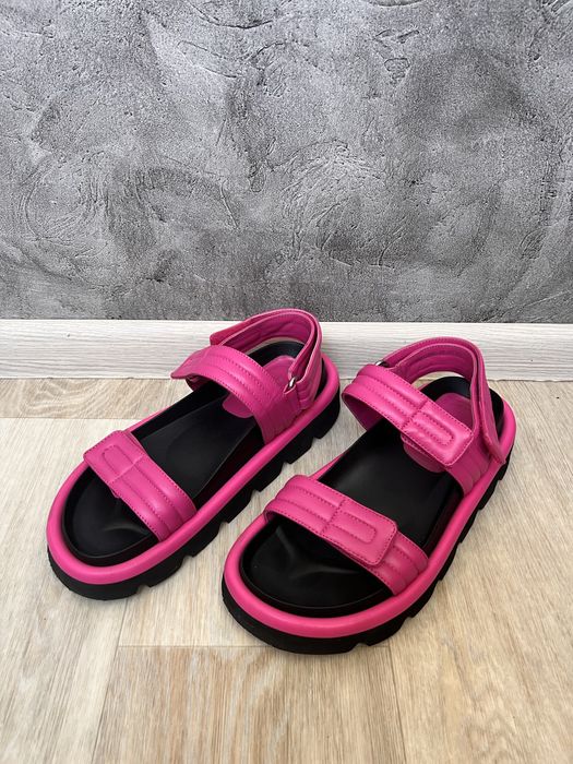 Продам босоніжки Vitto Rossi