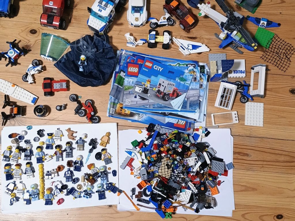 LEGO City ponad 6 zestawów, ponad 20 figurek i instrukcji, CAŁOŚĆ