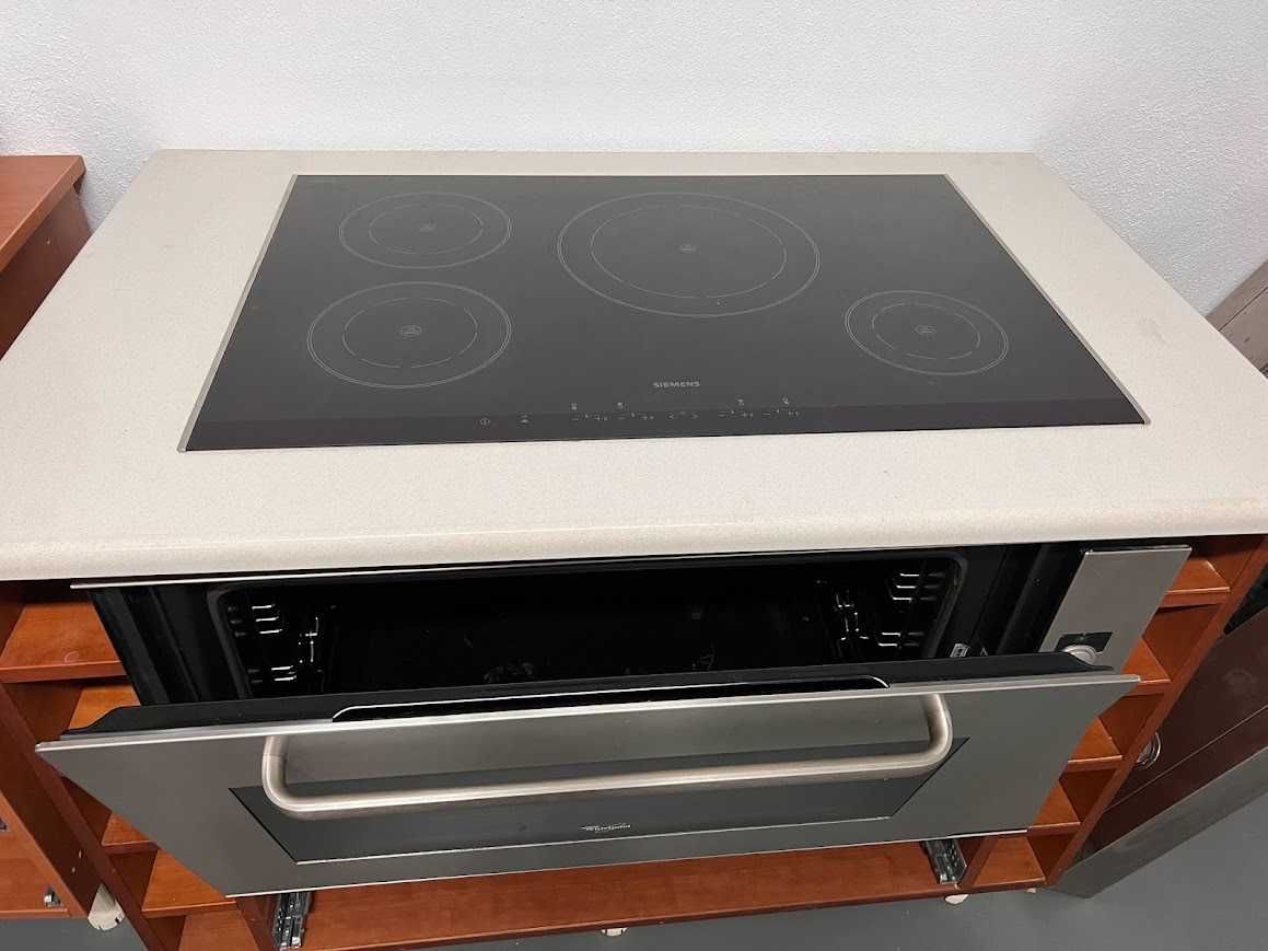 Móvel com placa e forno