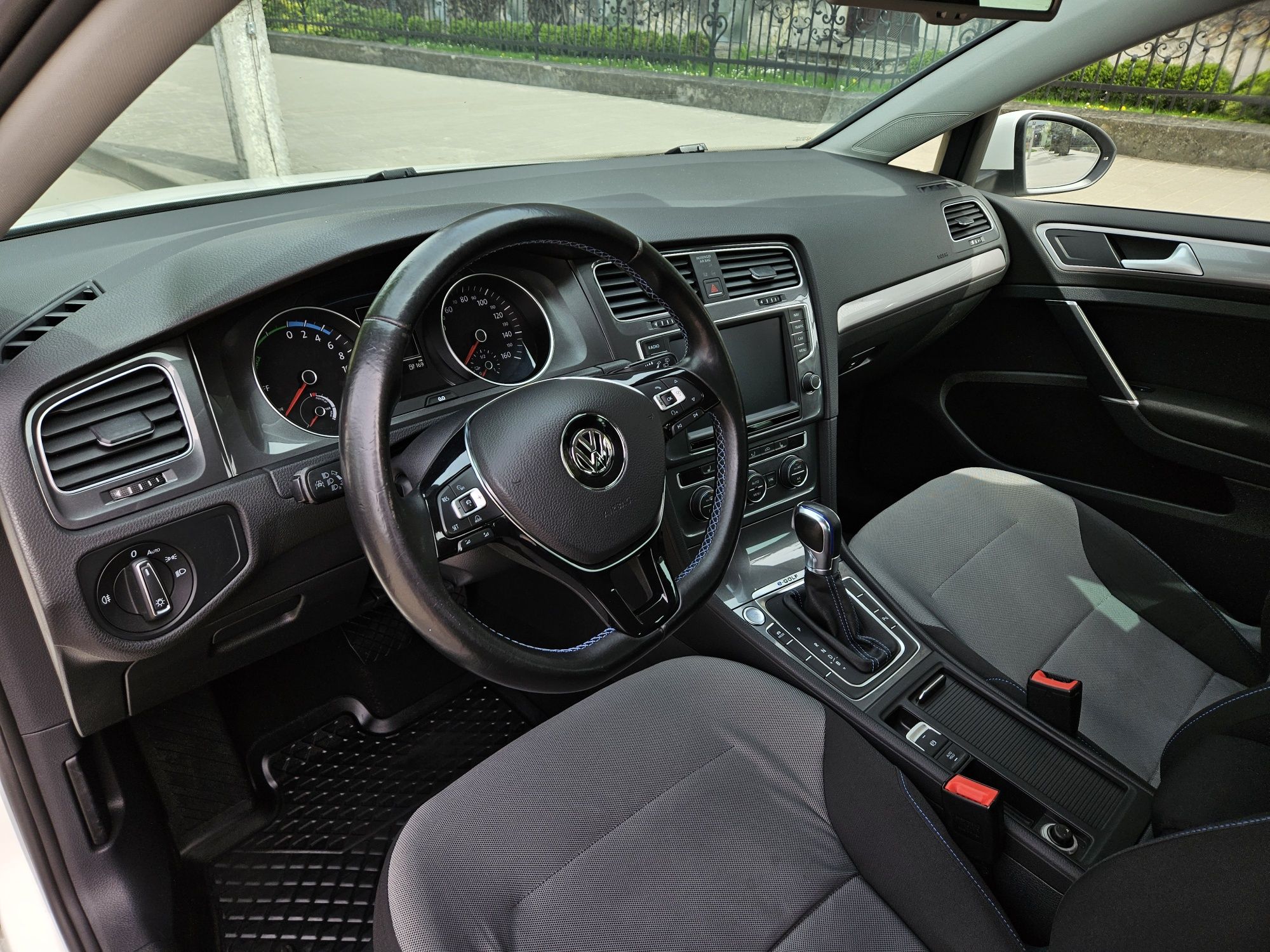 Volkswagen e-golf 2015р. 9100$ Свіжо пригнаний