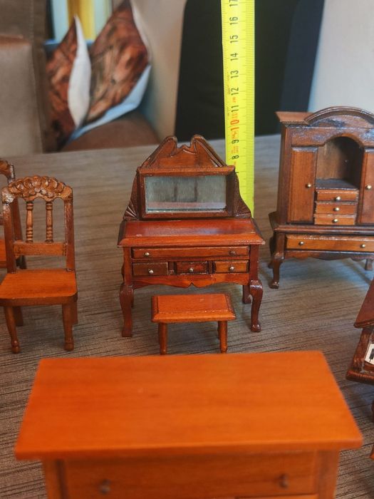 Móveis Miniatura em Madeira - 30 peças.