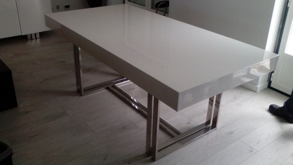 Mesa Jantar Extensivel Lacada Branco Brilho com Pé Inox