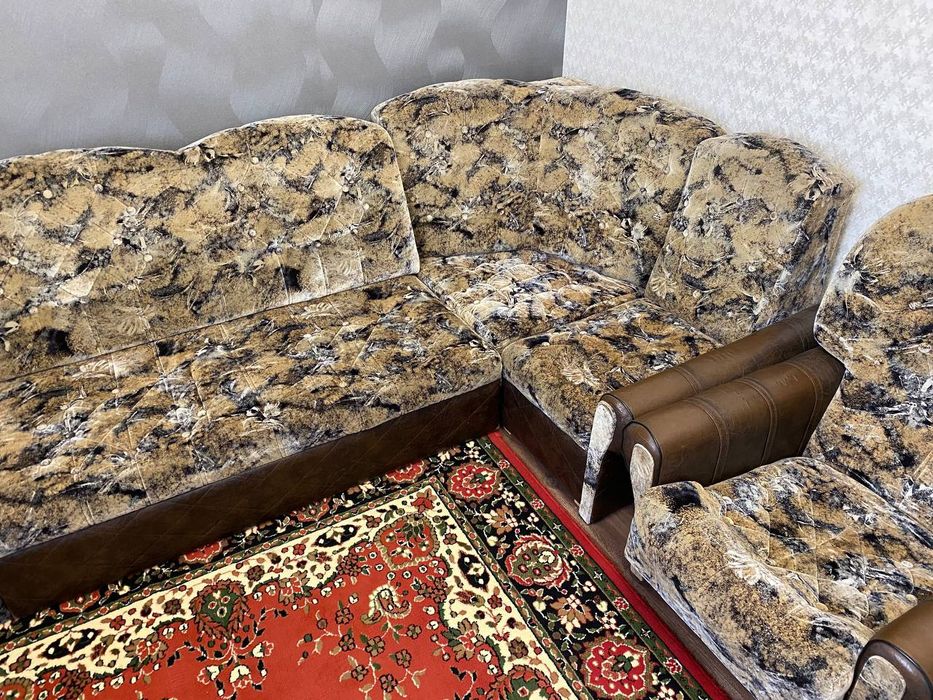 Диван кутовий і крісло