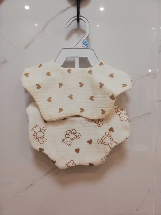 zestaw śliniaczkow muślinowych, śliniaczek dla noworodka