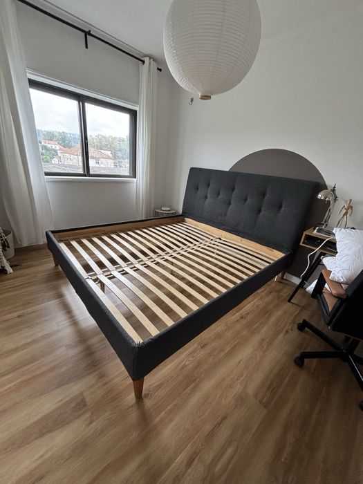 Cama Casal Ikeia King Size (200x180m)