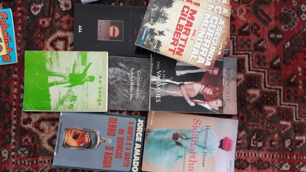 Livros juvenis e banda desenhada