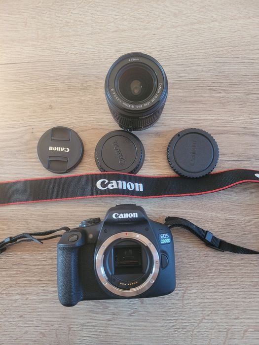 Lustrzanka Canon EOS 2000D