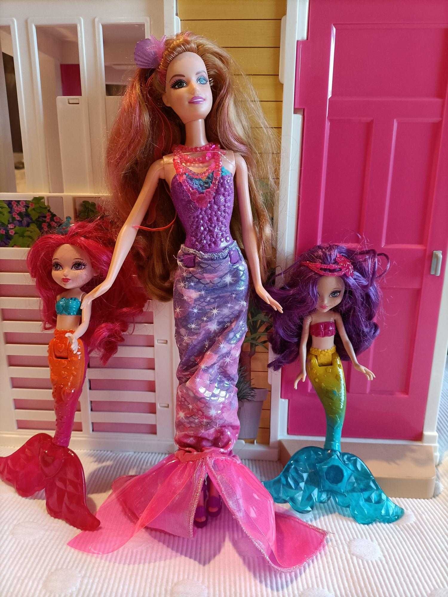 Barbies com roupa e acessórios