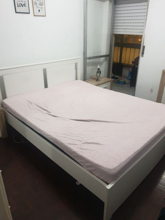 Cama de casal ikea