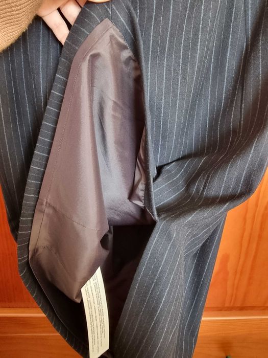 Saia executiva azul escura com riscas cinzentas Mango, tamanho 34