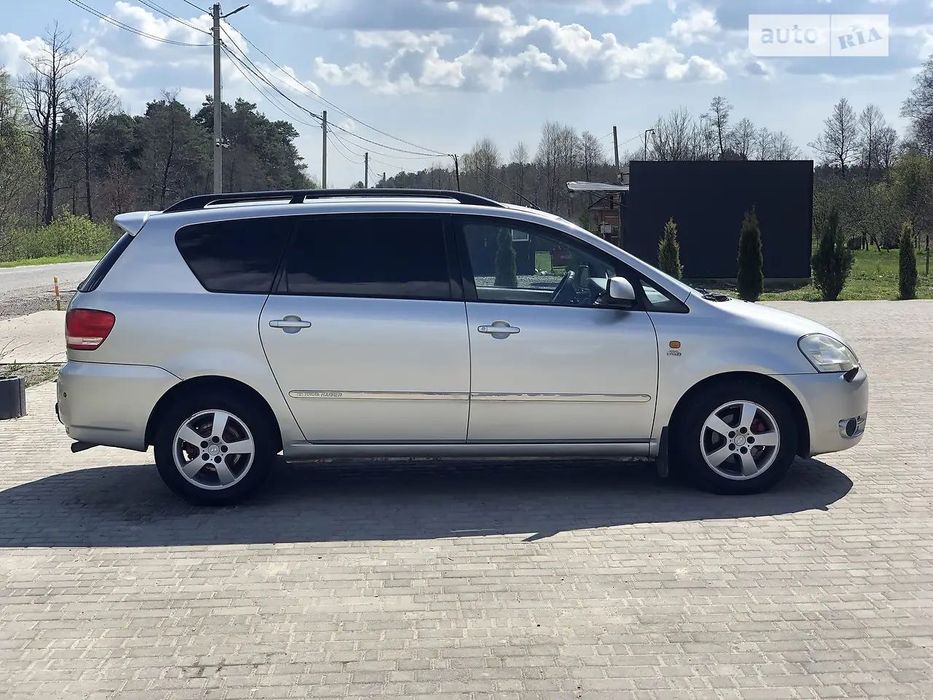 Toyota Avensis Verso
