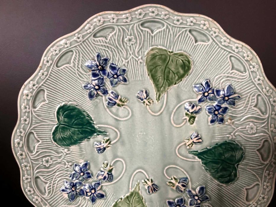 Антикварна тарілка