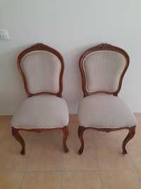 Par de cadeiras em madeira de carvalho maciça( cada uma 90€ )