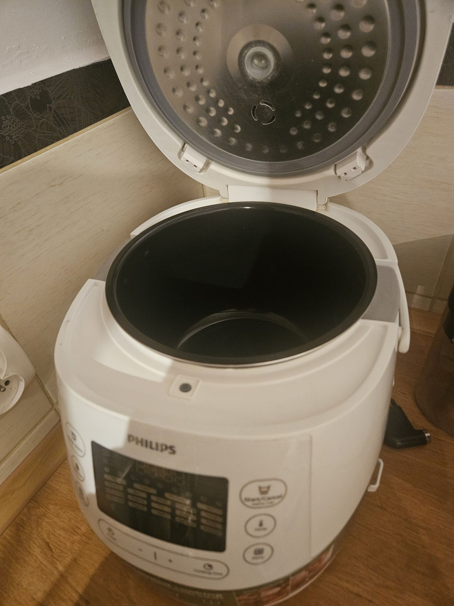 Multicooker PHILIPS HD4731/70
W pełni sprawny Multicooker