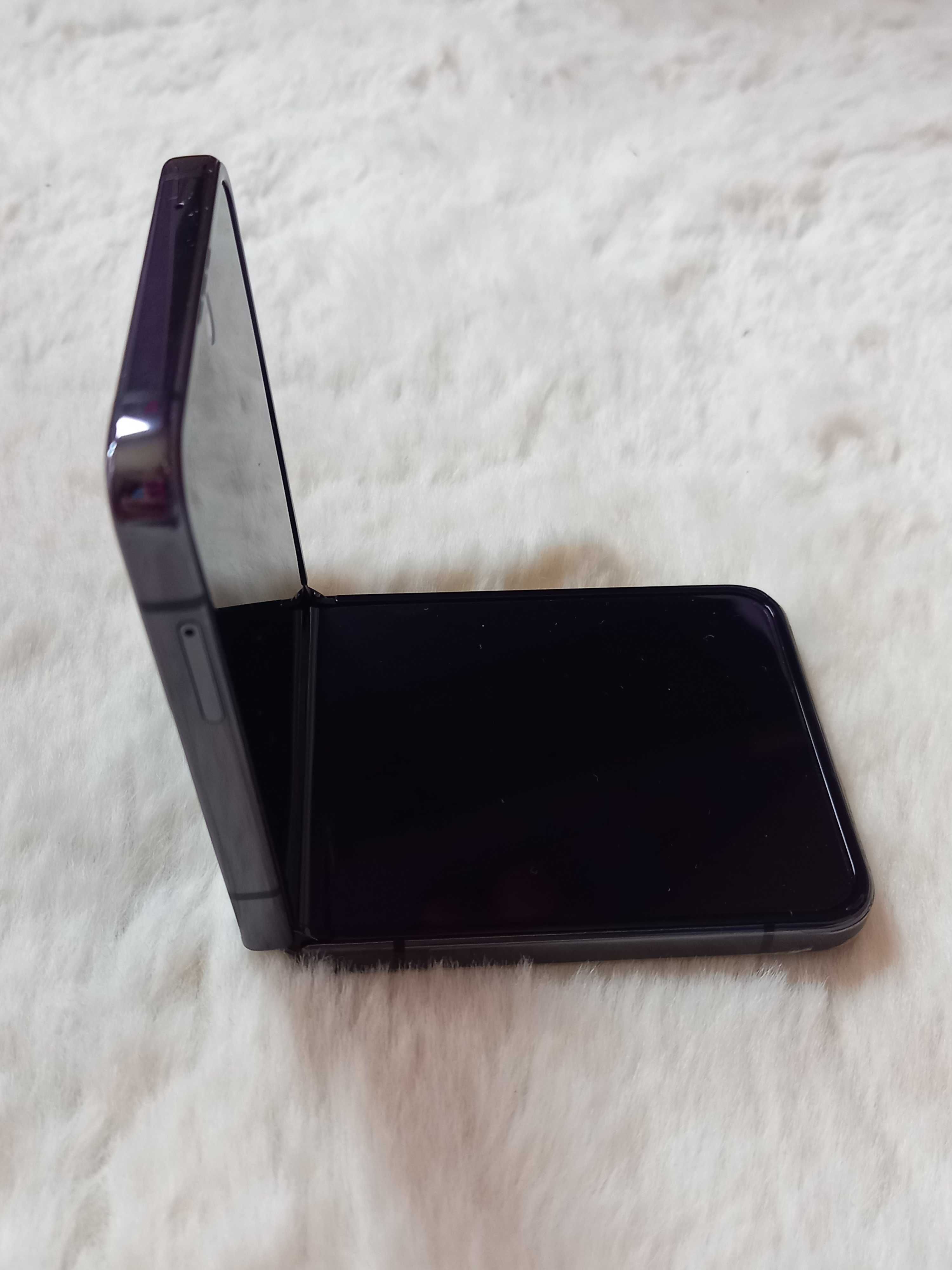 Smartfon Samsung Galaxy Z Flip4 8GB/256GB 5G grafit