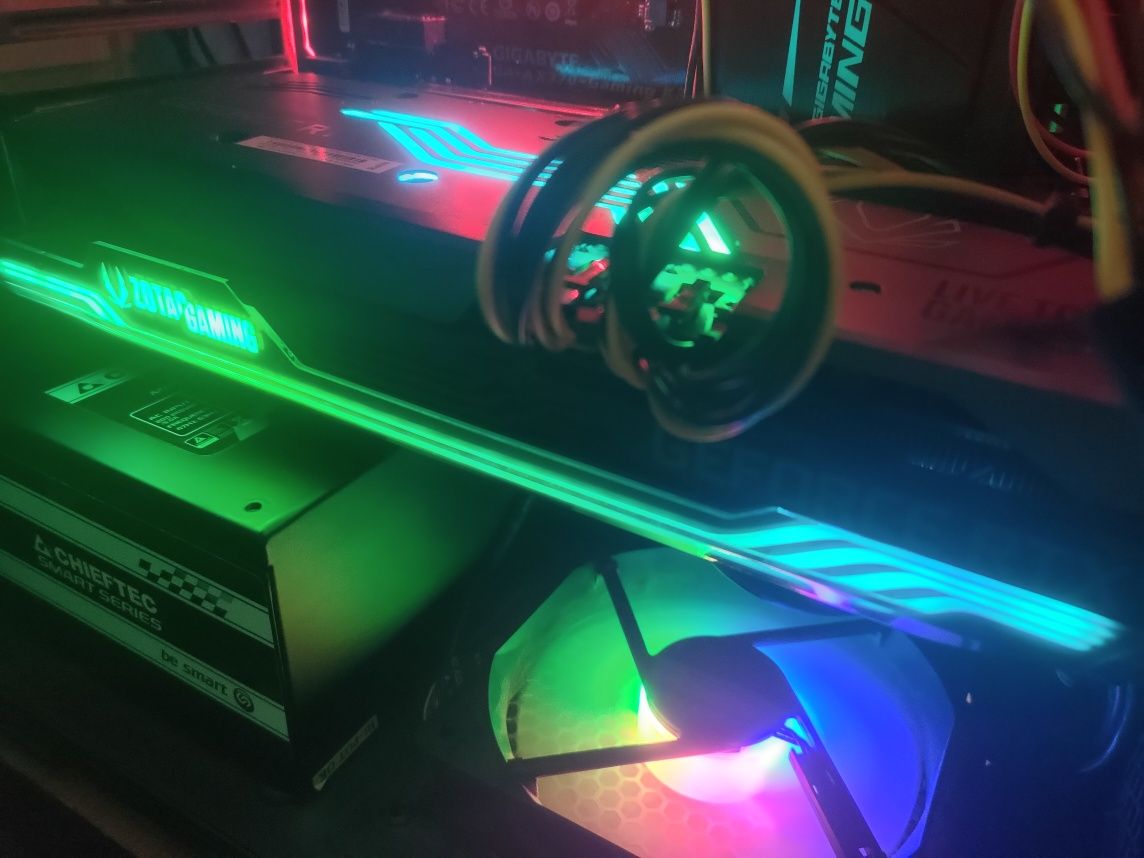 Своя відеокарта RTX 3080. Відмінний стан, будь-які тести.