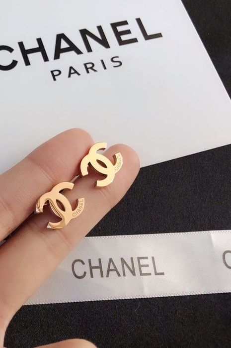 Piękne, złote kolczyki cc wygrawerowany napis Cudo lv ysl