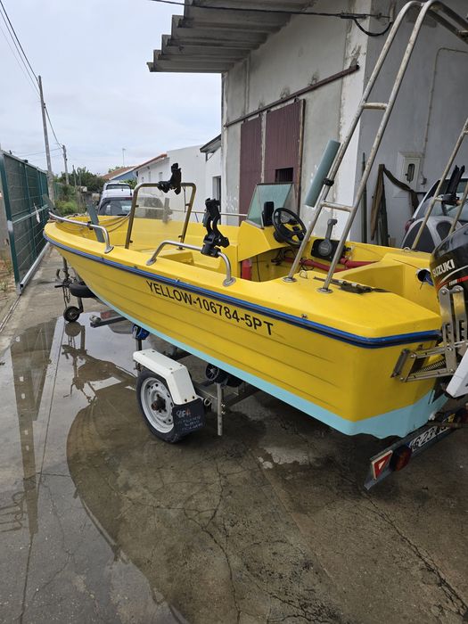 Barco de fibra 4,35m motor 4t