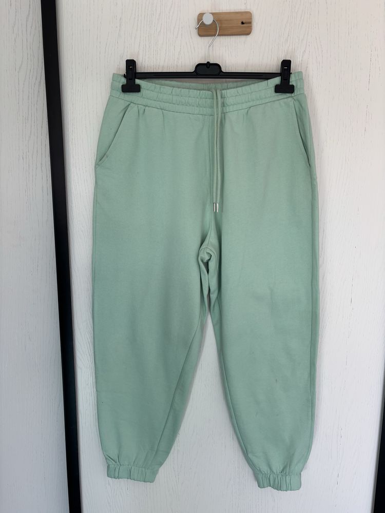 Mietowe spodnie bawelniane dres asosa