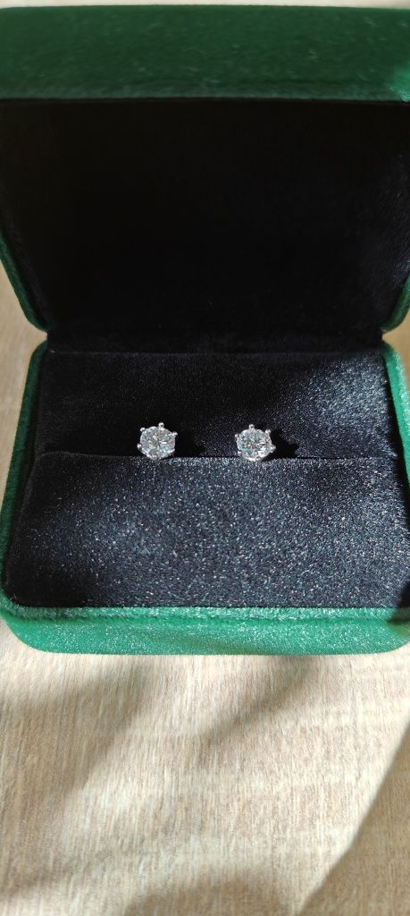 Сережки-гвоздики з діамантами з муассанітом 0,5 ct