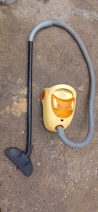 Пылесос ,Elenberg 400W для уборки пыли по дому