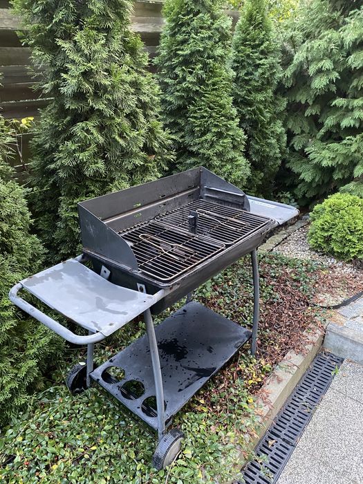 Dość duży prosty grill