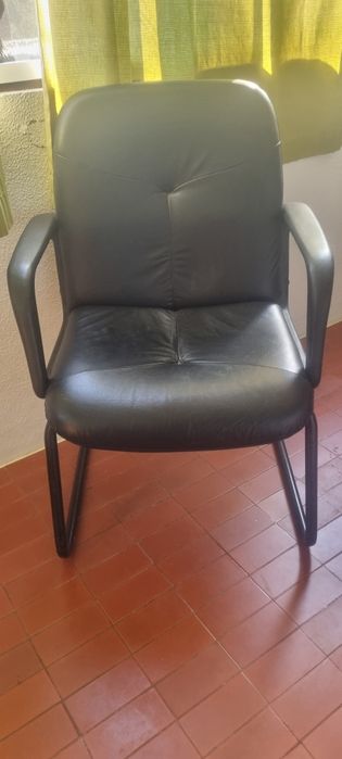 Cadeira escritório preta