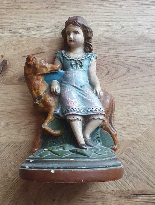 Figurka gipsowa - dziewczynka z psem