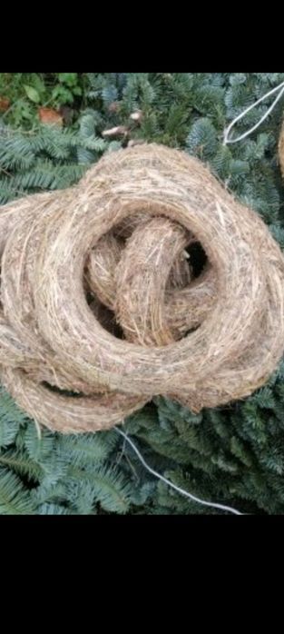 Wianki słomiane podkłady