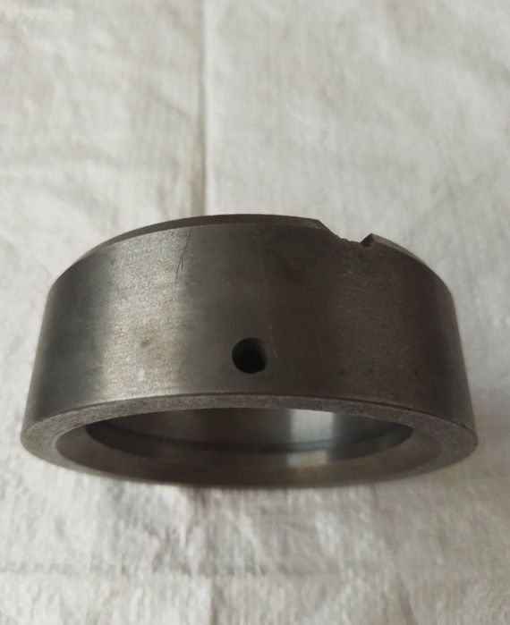 Оригінальний, новий.