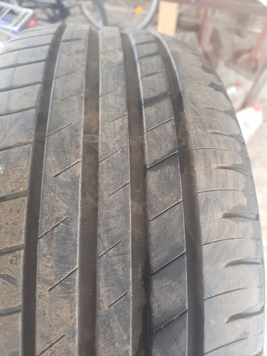 Goodyear 215/50 r17 6mm 2018r