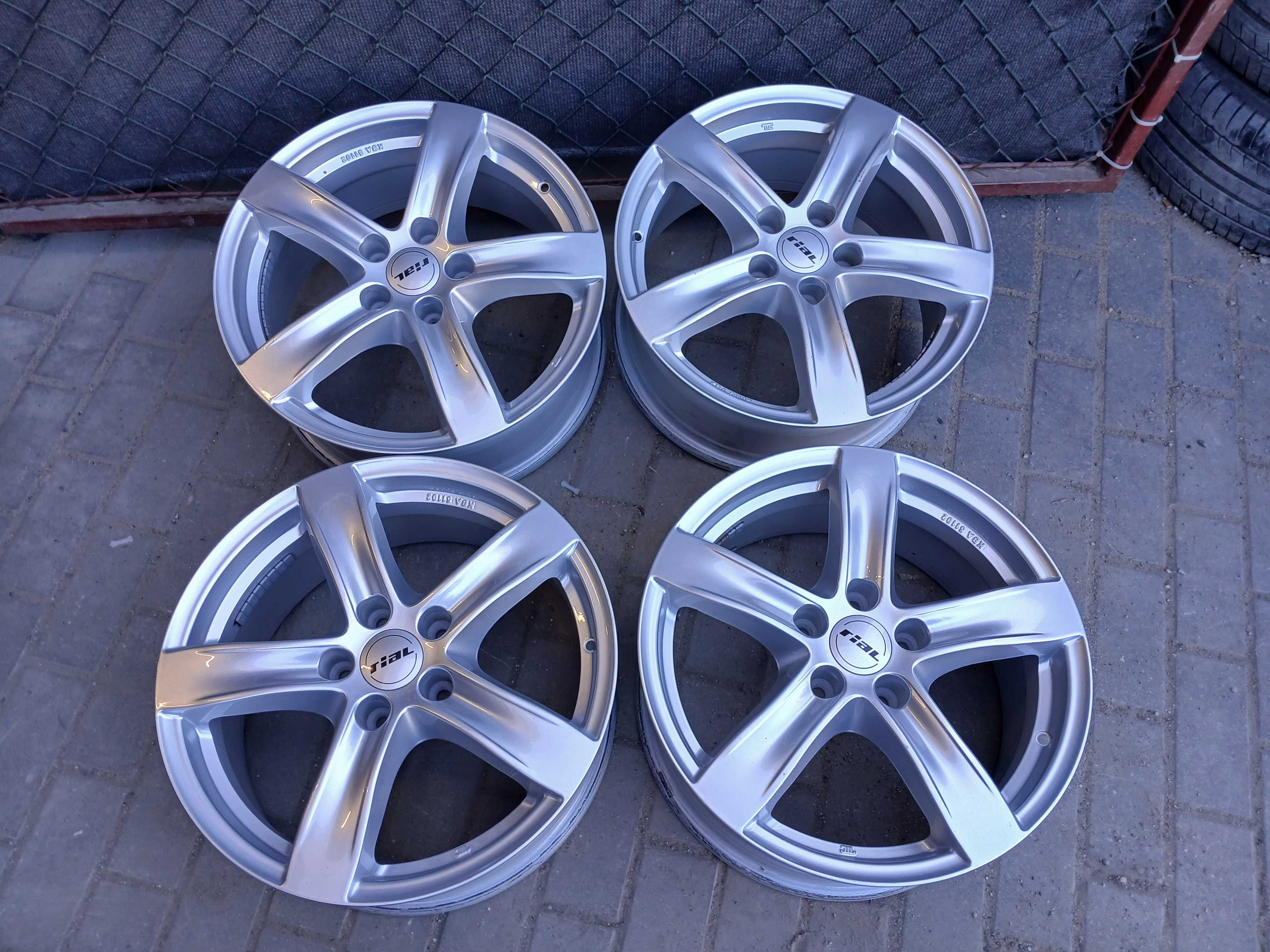 4x felgi R17 5x114,3 Toyota Avensis Rav4 Corolla Hyundai Kia Nissan