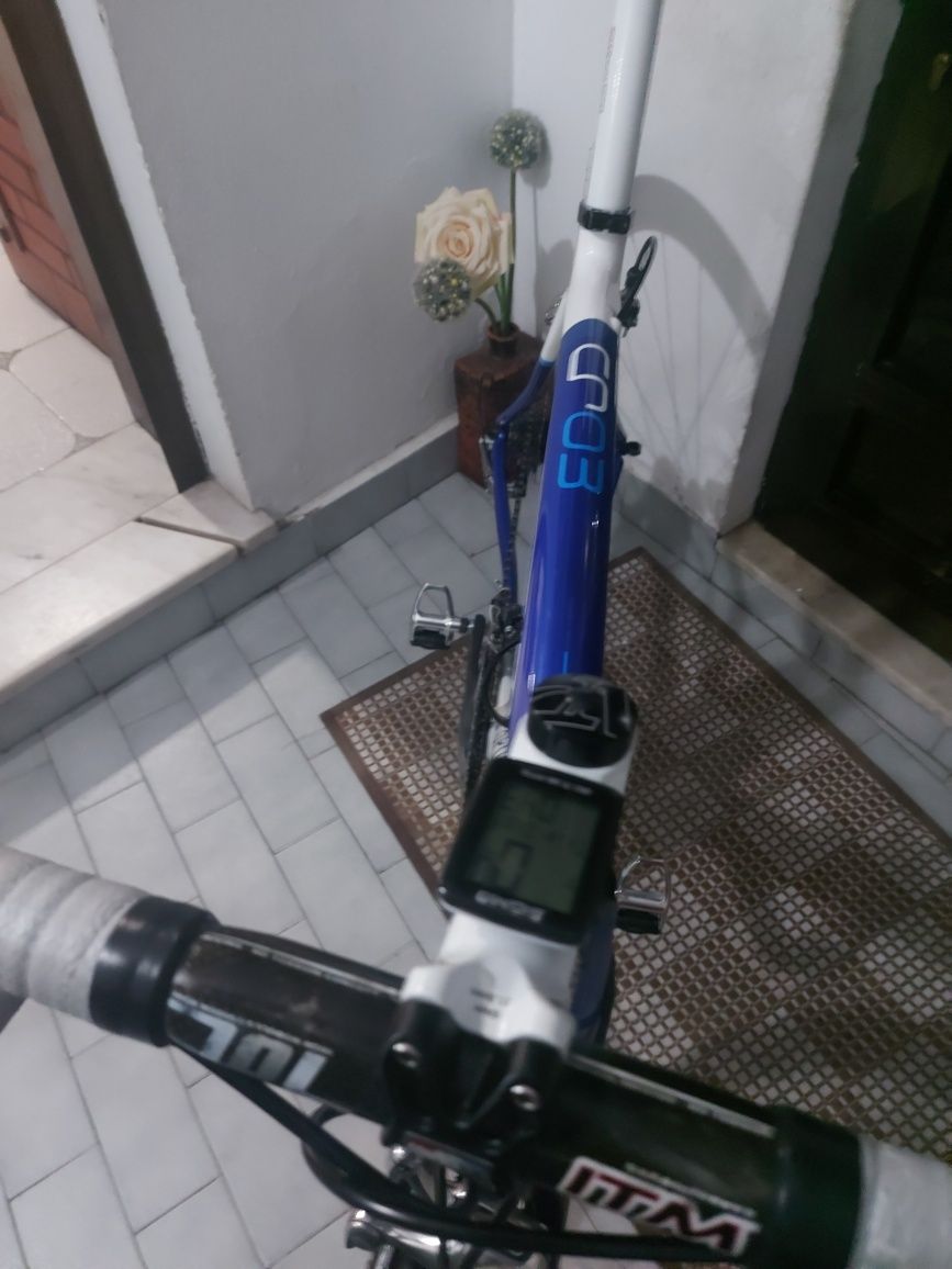 Bicicleta de estrada Peugeot carbono