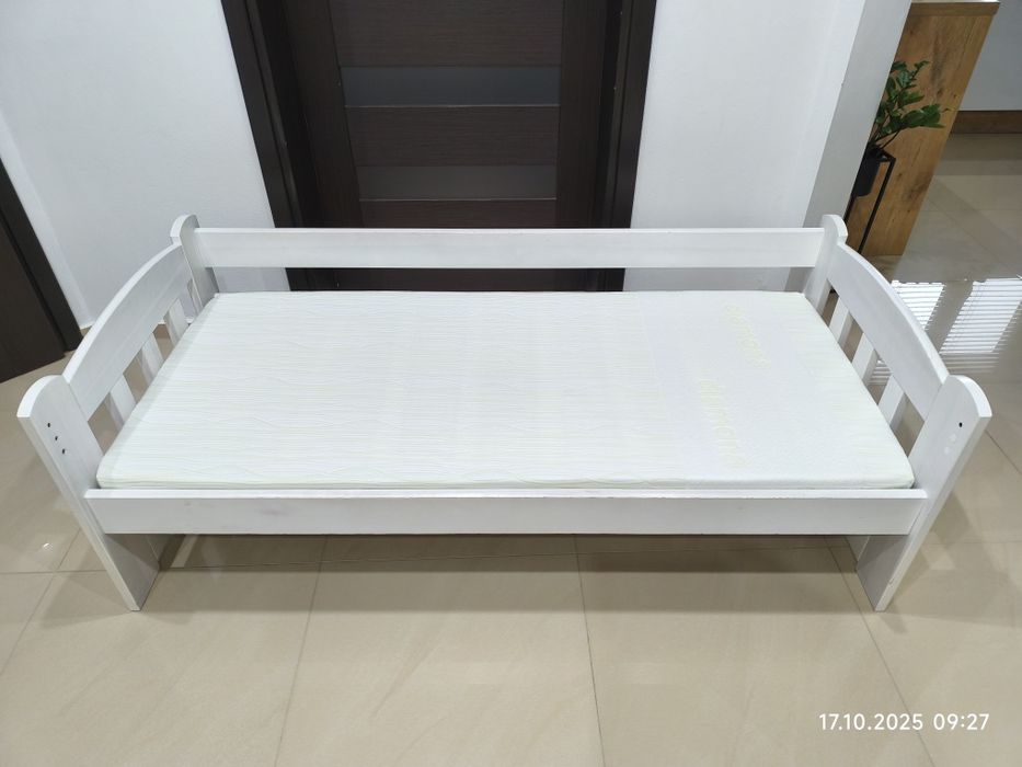 Łóżko 160x70 z materacem i stelażem