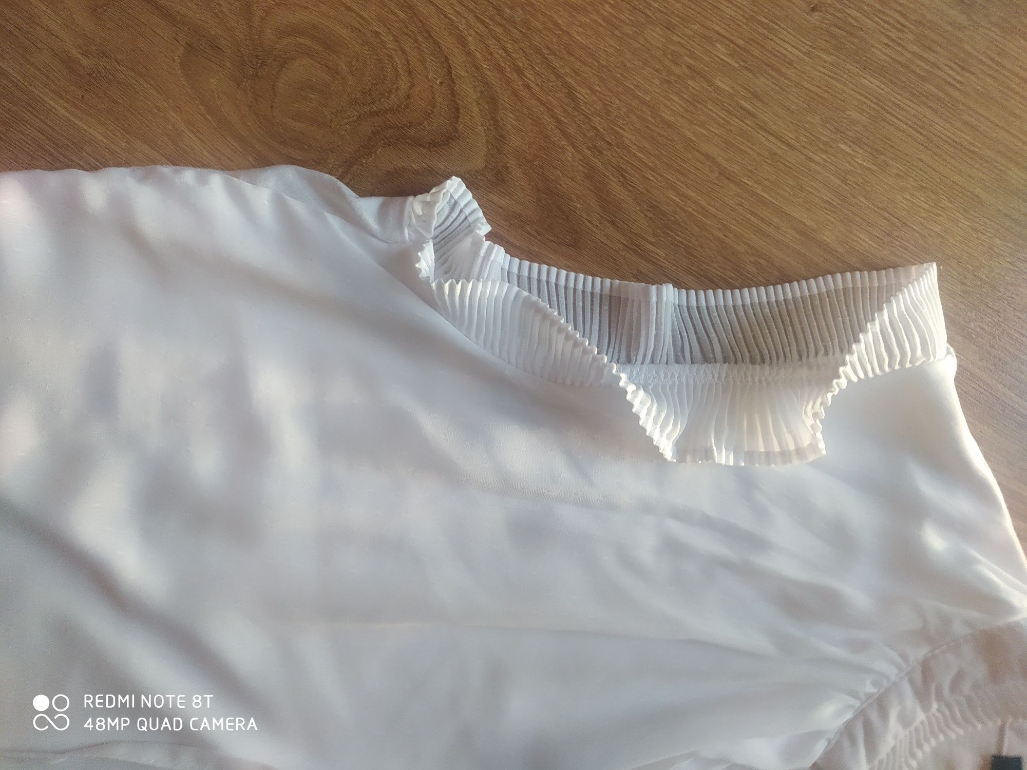 Biała bluzeczka Mohito 38