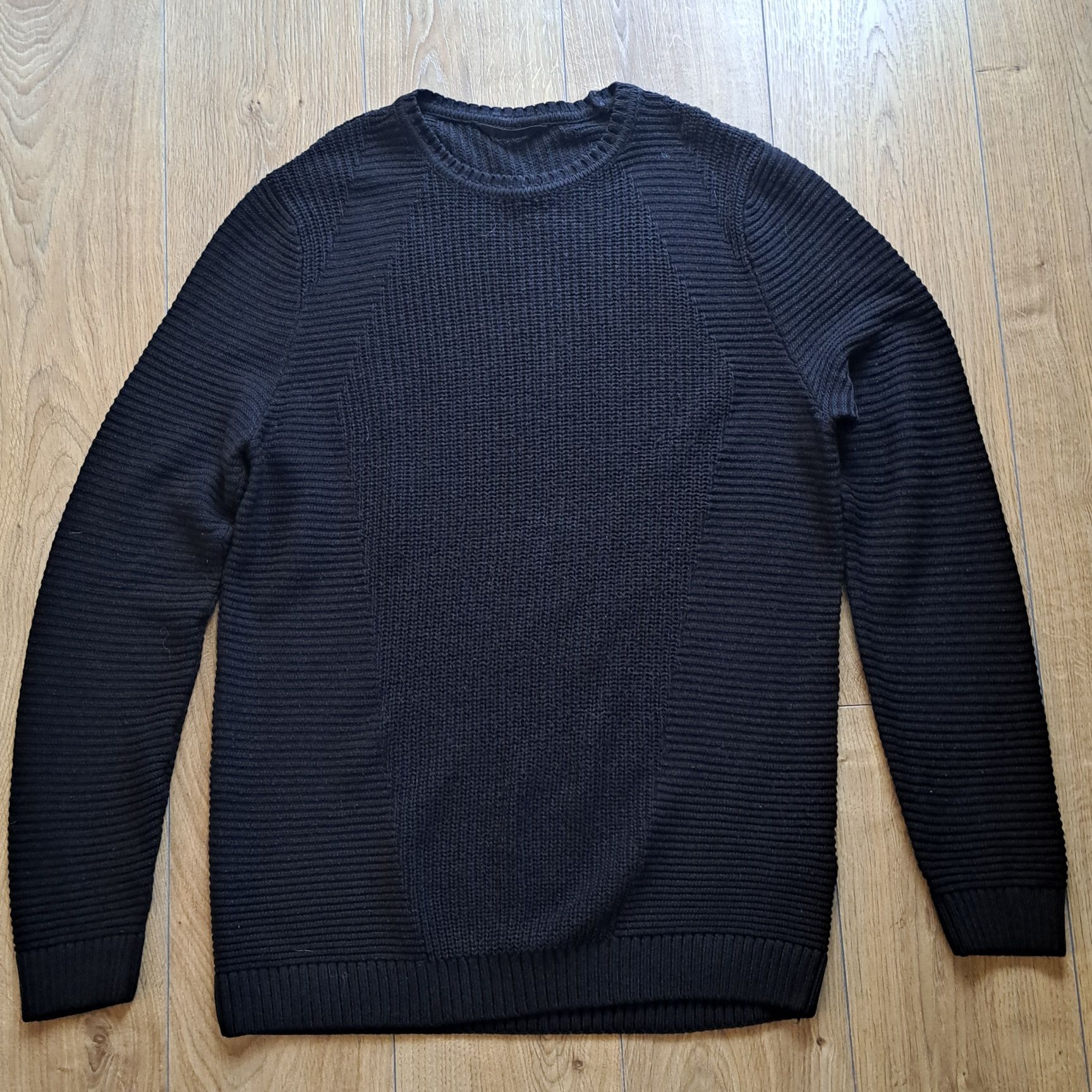 Czarny sweter LC Waikiki XL – klasyka, wygoda, idealny stan!