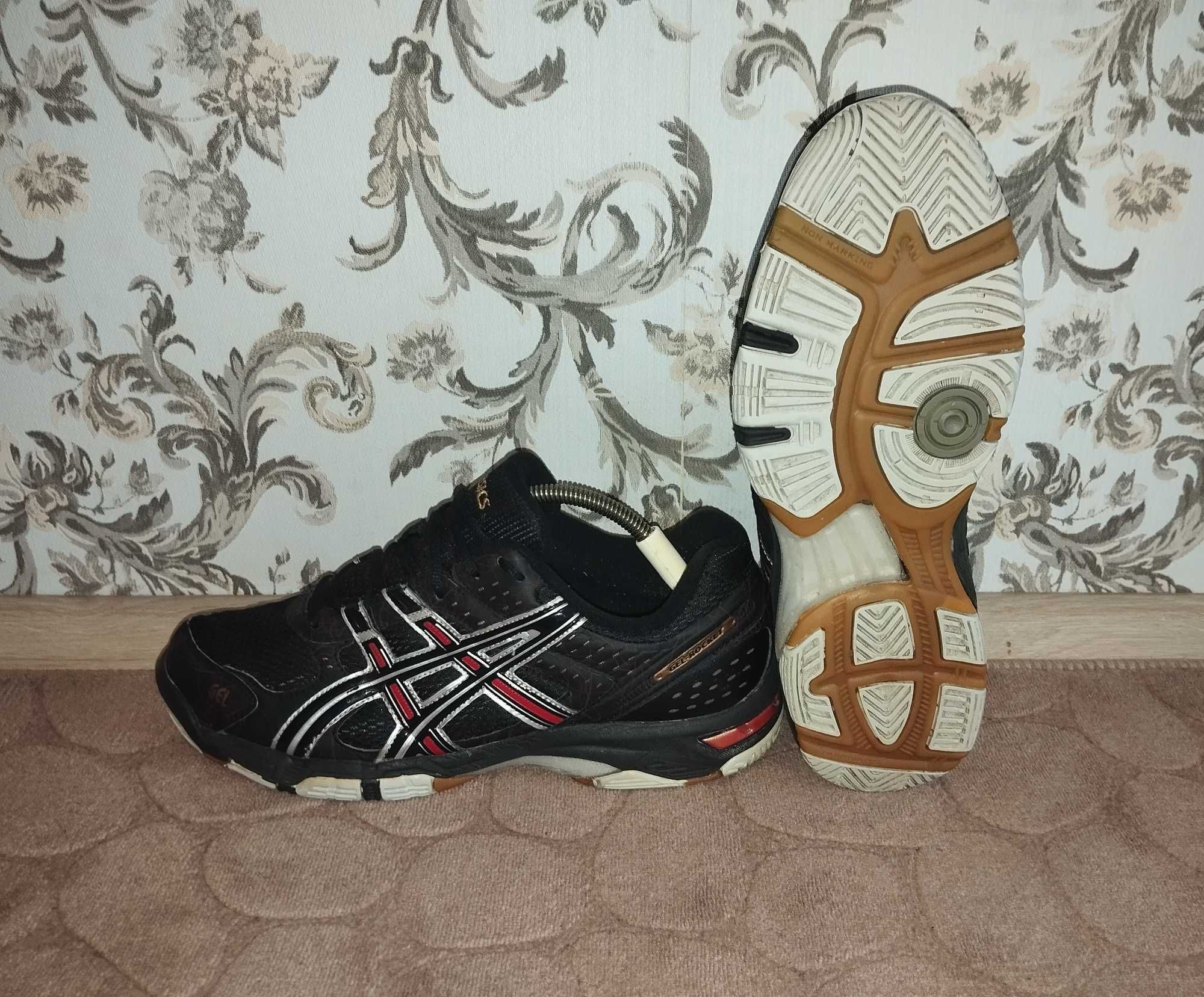 Кросівки чоловічі спортивні Asics Gel-Rocket M