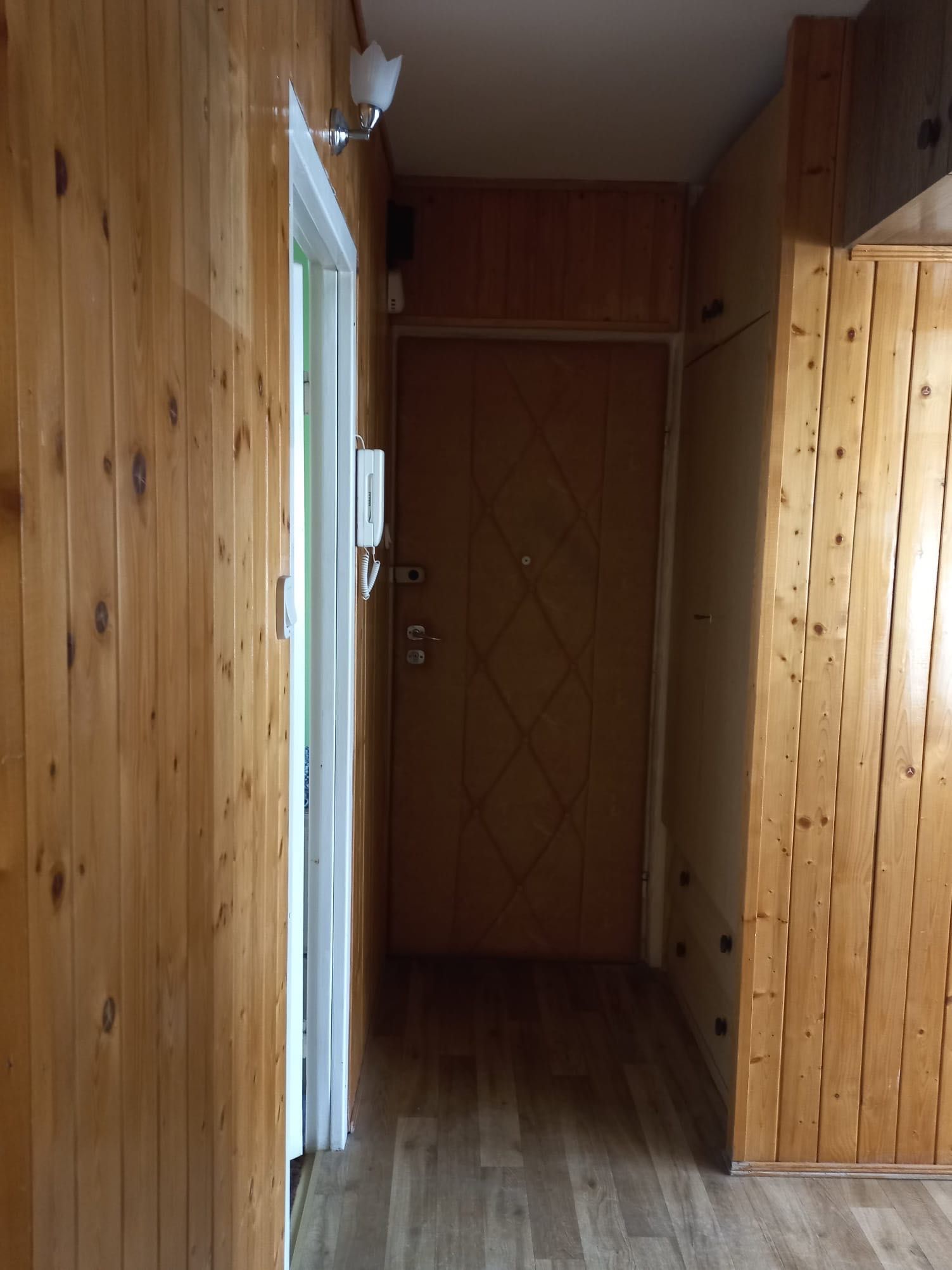 Sprzedam 2-pokojowe mieszkanie z balkonem–Głuchołazy-48m2- os. Koszyka