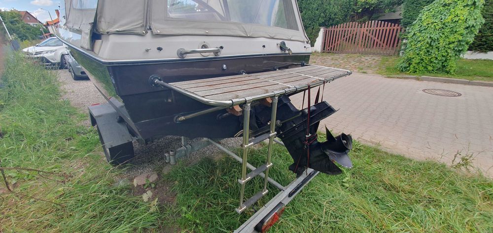 Łódź motorowa BAYLINER (model 1952)