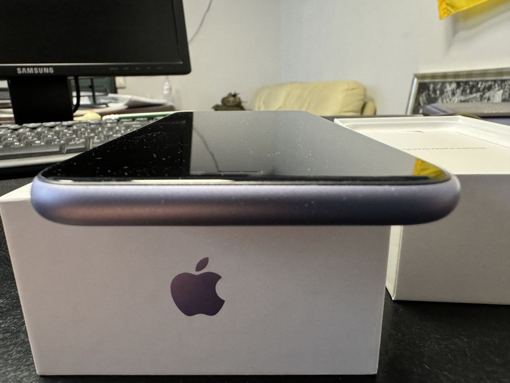 iPhone 11, 128 GB, purple
