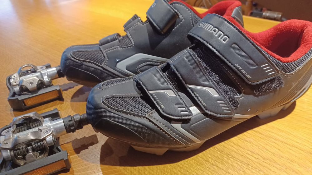 Tenis de ciclismo Shimano n42 com adaptador de encaixe rápido e pedais