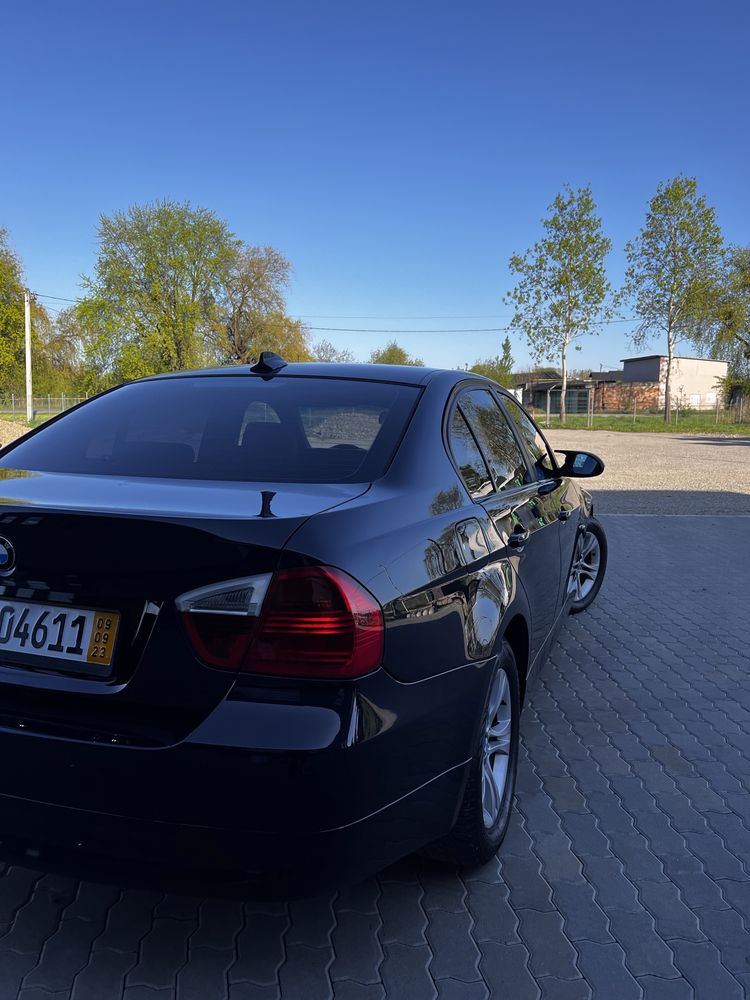 Продам Бмв.  е90