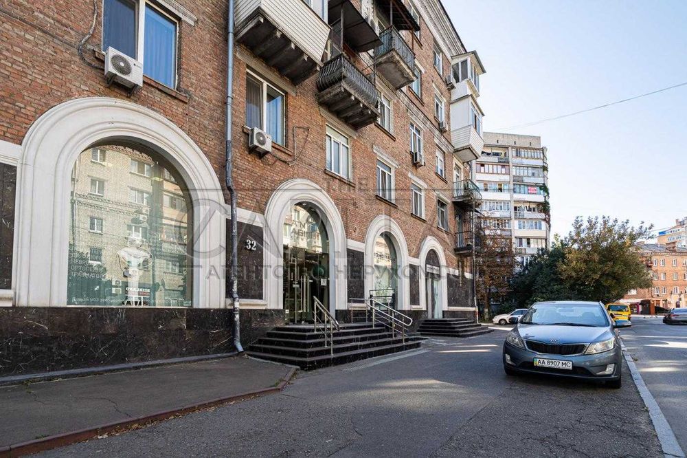 Продаж приміщення 428 м2 під клініку, Турівська 32, Подільський р-н