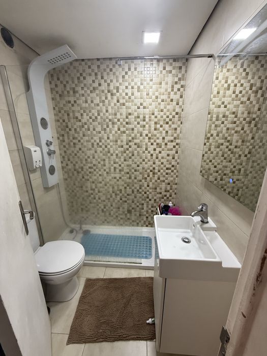 Quarto em um apartamento familiar . 500 para casal 400 para pessoa so.
