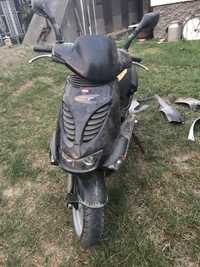 Продаю запчасти до мото скутер Aprilia sr 50