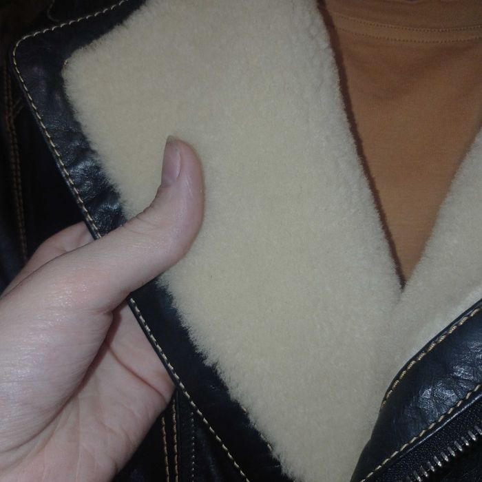 Шкіряна дубльонка в новому стані