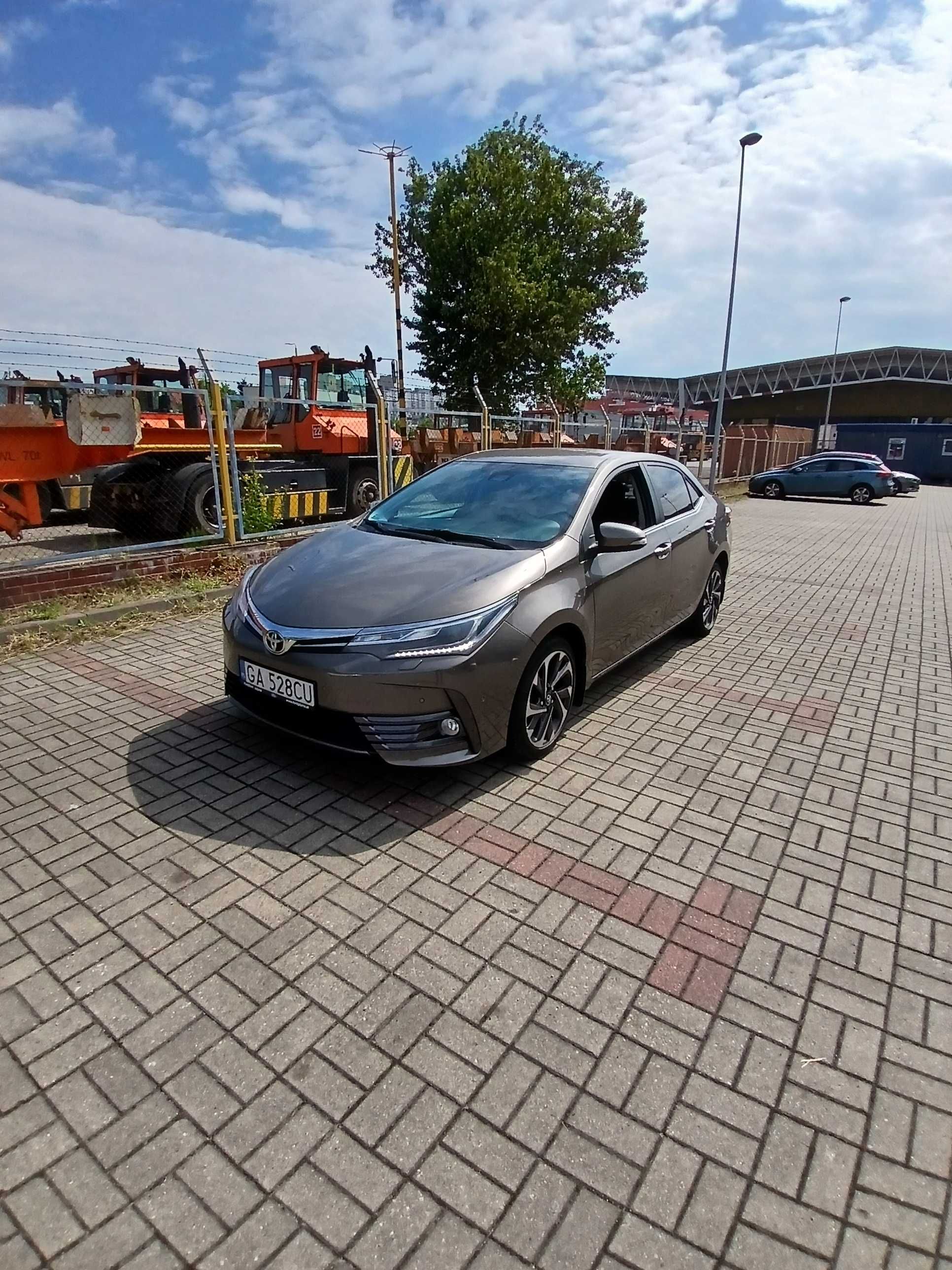 Toyota Corolla Sedan