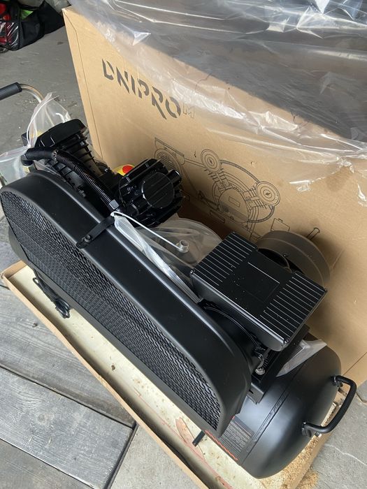 Компресор Dnipro-m AC-100VG