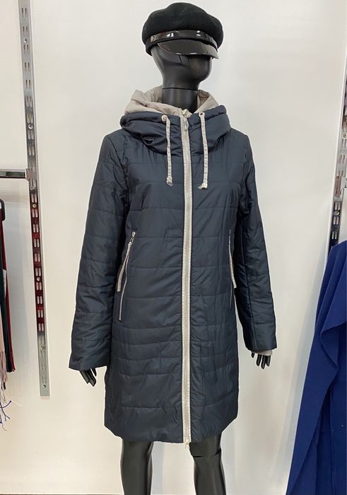 Осіння куртка нова жіноча демі пальто 42 48 плащ з капюшоном дешев