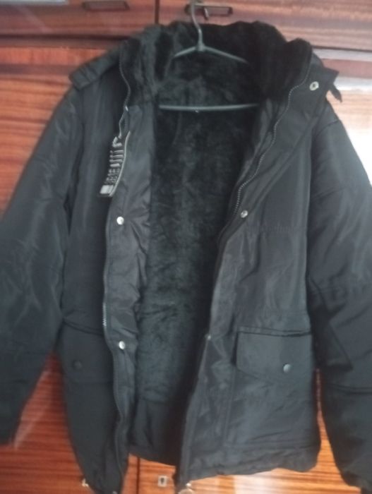 Зимова куртка чоловіча